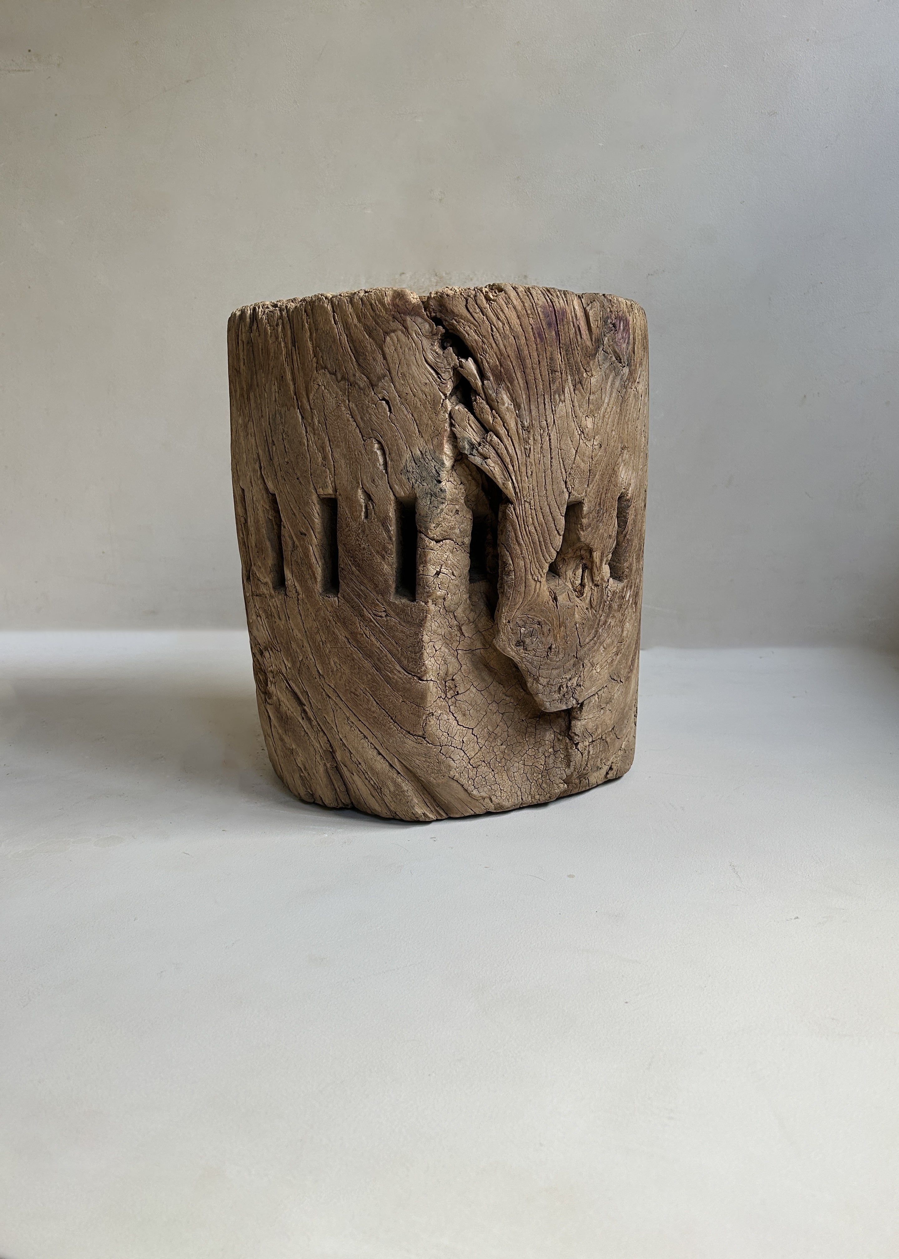 Rare Primitive Wagon Wheel Hub Salt Home